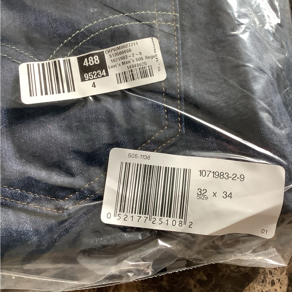2 - Levi’s 505 Darkwash Jeans - Picture 5 of 6